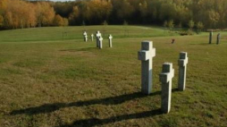 Glinna - cmentarz żołnierzy niemieckich poległych w czasie II wojny światowej. Fot. PAP/J. Undro