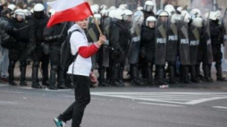 Święto Niepodległości. Starcia policji z uczestnikami "Marszu Niepodległości". Fot. PAP/P. Supernak