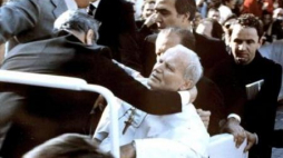 Watykan 13.05.1981. Zamach na papieża Jana Pawła II. Fot. PAP