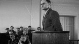 Rotmistrz Witold Pilecki przed Wojskowym Sądem Rejonowym w Warszawie. 1948-03-03. Fot. PAP/CAF