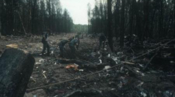 Las Kabacki - miejsce katastrofy samolotu IŁ-62M Tadeusz Kościuszko. Warszawa, 1987.05.09. Fot. PAP/T. Zagoździński