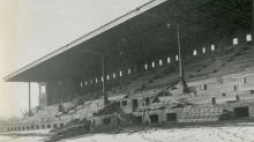 Budowa stadionu Legii przy ul. Łazienkowskiej w Warszawie. Fot. CAW