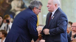 Lech Wałęsa i prezydent Bronisław Komorowski. Fot. PAP/ J. Turczyk