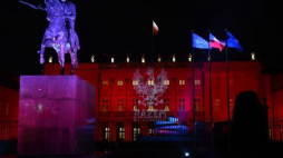 Z okazji Święta Niepodległości od piątku na fasadzie Pałacu Prezydenckiego. Fot. PAP/J. Turczyk