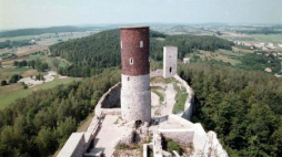 Widok na zamek w Chęcinach. Fot. PAP/P. Polak 