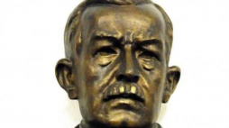 Popiersie Wojciecha Korfantego w katedrze warszawskiej.Fot. PAP/G.Jakubowski
