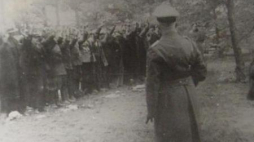 Skazańcy na chwilę przed egzekucją. Piaśnica, 1939 r. Źródło: Waldemar Engler/Wikimedia Commons