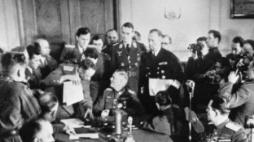 Feldmarszałek Wilhelm Keitel podpisał akt bezwarunkowej kapitulacji Niemiec. Berlin, 1945.05.08. Fot. PAP/CAF