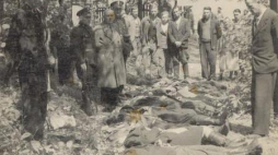 Ofiary napadu na pociąg pod Zatylem (ok. Lubyczy Królewskiej) dokonanego 16 czerwca 1944 r. przez UPA. Zbiory IPN.