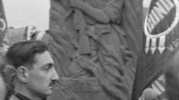 Marek Edelman podczas obchodów 50 lecia Bundu. 1947 r. Fot. PAP