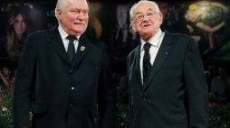 Lech Wałęsa i Andrzej Wajda na festiwalu filmowym w Wenecji. Fot. PAP/EPA