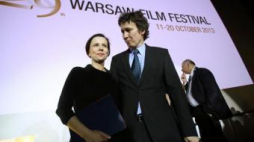 Aktorka Agata Kulesza odbiera Warsaw Grand Prix. Fot. PAP/L. Szymański