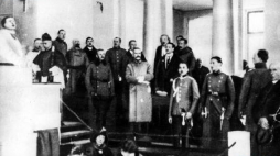 Otwarcie Sejmu Ustawodawczego w Warszawie (10.02.1919). Widoczny m.in. naczelnik państwa Józef Piłsudski. Fot. NAC