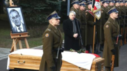 Uroczystości pogrzebowe senatora Zbigniewa Romaszewskiego w Alei Zasłużonych na Powązkach Wojskowych. Fot. PAP/T. Gzell