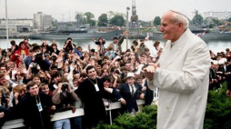 Jan Paweł II na Westerplatte. Fot. PAP/J.Morek