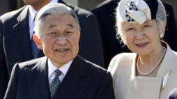 Cesarz Japonii Akihito i cesarzowa Michiko. Fot. PAP/EPA