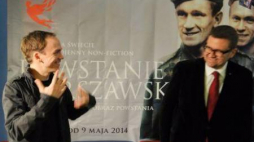 Pomysłodawca fabuły filmu, Jan Komasa i dyrektor Muzeum Powstania Warszawskiego Jan Ołdakowski. Fot. PAP/G. Jakubowski 