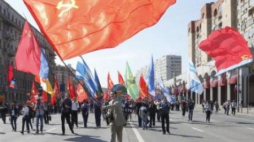 Pierwszomajowy pochód na Placu Czerwonym w Moskwie. 2014 r. Fot. PAP/EPA