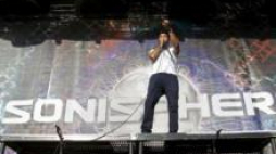 Chino Moreno na Sonisphere Festival w 2010 r. Fot. PAP/EPA