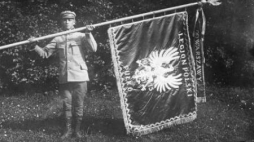 Sztandar 6 Pułku Piechoty Legionów Polskich ofiarowany przez mieszkańców Warszawy. Źródłó: CAW