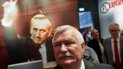 Lech Wałęsa zwiedza wystawę stałą podczas uroczystego Europejskiego Centrum Solidarności w Gdańsku. Fot. PAP/A. Warżawa