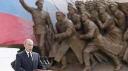 Prezydent Rosji Władimir Putin na ceremonii odsłonięcia w Moskwie pomnika Bohaterów Pierwszej Wojny. Fot. PAP/EPA