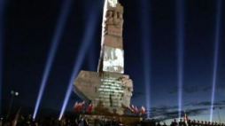 Pomnik Obrońców Wybrzeża na Westerplatte podczas obchodów 70. rocznicy wybuchu II wojny światowej. Fot. PAP/A. Warżawa