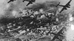 Niemieckie bombowce nad Warszawą we wrześniu 1939 r. Fot. NAC