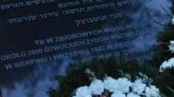 Pomnik upamiętniający zagładę otwockich Żydów. Fot. PAP/G. Jakubowski