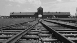 Niemiecki obóz KL Auschwitz. Fot. PAP/J. Bednarczyk