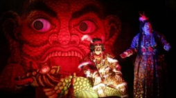 Fragment spektaklu "Mahabharata". Fot. CAF/EPA