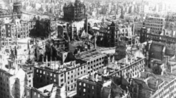 Drezno po masowych nalotach bombowych. 1945 r. Fot. Wikimedia Commons/Bundesarchiv