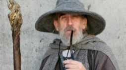 Tim Fisher jako Gandalf. Fot. PAP/EPA