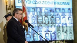 Prezydent Bronisław Komorowski na uroczystości ogłoszenia nazwisk zidentyfikowanych ofiar komunizmu. Fot.PAP/J. Kamiński