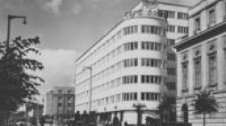 Gmach Zakładu Ubezpieczeń Społecznych i kawiarni Bałtyk. Gdynia. 1923-1939. Fot. NAC