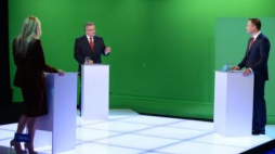 Andrzej Duda i Bronisław Komorowski, podczas debaty w studiu TVN w Warszawie. Fot. PAP/J. Turczyk 