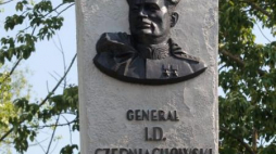Pomnik gen. Armii Czerwonej Iwana Czerniachowskiego w Pieniężnie. Fot. PAP/T. Waszczuk