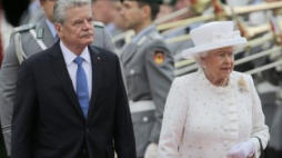 Królowa Elżbieta II i prezydent Niemiec Joachim Gauck. Berlin. 24.06.2015. Fot. PAP/EPA