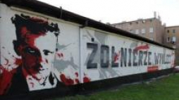 Mural w Szczecinie namalowany w hołdzie Żołnierzom Wyklętym. Fot. PAP/M. Bielecki