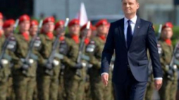 Prezydent Andrzej Duda podczas uroczystości przejęcia zwierzchnictwa nad Siłami Zbrojnymi. Fot. PAP/M. Obara 