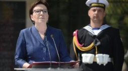 Premier Ewa Kopacz podczas uroczystości przed Grobem Nieznanego Żołnierza. Fot. PAP/B. Zborowski