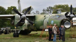 Wystawa poświęcona samolotom An-26 w krakowskim Muzeum Lotnictwa Polskiego. Fot. PAP/J. Bednarczyk