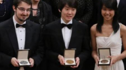 Zwycięzcy XVII Konkursu Chopinowskiego: Charles Richard-Hamelin, Seong-Jin Cho i Kate Liu. Fot. PAP/R. Pietruszka