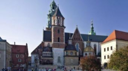 Widok na Katedrę i Zamek Królewski na Wawelu. Fot. PAP/J. Ochoński