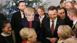 Prezydent Andrzej Duda z małżonką Agatą Kornhauser-Dudą podczas spotkania z Polakami mieszkającymi na Ukrainie. Fot. PAP