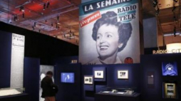 Wystawa "Piaf " w Bibliothèque François Mitterrand. 2015 r. Fot. PAP/EPA