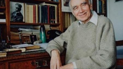 Prof. Artur Hutnikiewicz. Źródło: archiwum UMK