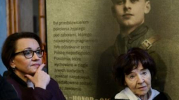 Minister Anna Zalewska i córka rotmistrza Zofia Pilecka-Optułowicz podczas otwarcia wystawy. Fot. PAP/J. Kamiński 