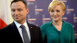 Prezydent Andrzej Duda z żoną Agatą Kornhauser-Dudą podczas spotkania z czeską Polonią. Fot. PAP/J. Turczyk
