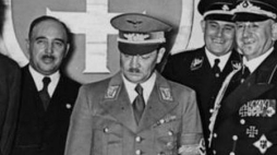 Erich Koch (jasny mundur). Źródło: Wikimedia Commons. Fot. Bundesarchiv